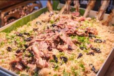 HARRIS Hotel & Conventions Kelapa Gading Hadirkan Iftar Delights, Sensasi Buka Puasa Nusantara hingga Mediterania