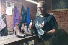 IrvShoes Pilih Jalur Handmade untuk Bertahan di Tengah Gempuran Sepatu Impor Murah