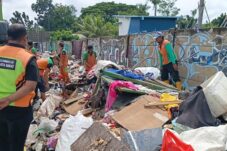 Pascabanjir Jakarta Barat, Pemkot Fokus Bersihkan Sampah dan Pantau Kesehatan Warga