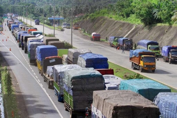 Menhub Minta Truk Logistik Taat Aturan, Arus Balik Diprediksi Padat