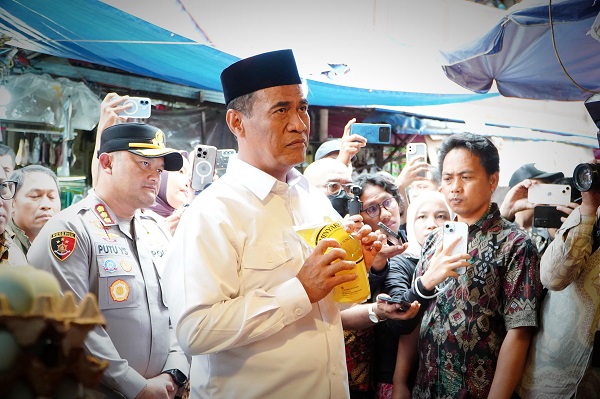 Mentan Amran Ancam Cabut Izin Produsen Minyakita Jika Naikkan Harga di Atas HET
