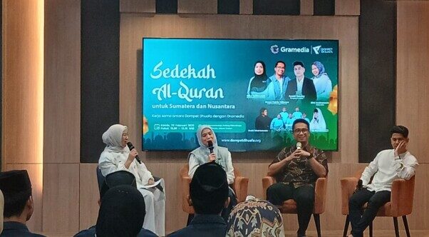 Dompet Dhuafa dan Gramedia Bersinergi Sedekah Ribuan Al-Quran untuk Sumatra Pasca Banjir
