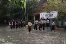 Dua Sekolah di Limbangan Kulon Brebes Kembali Tergenang, KBM Tetap Berjalan