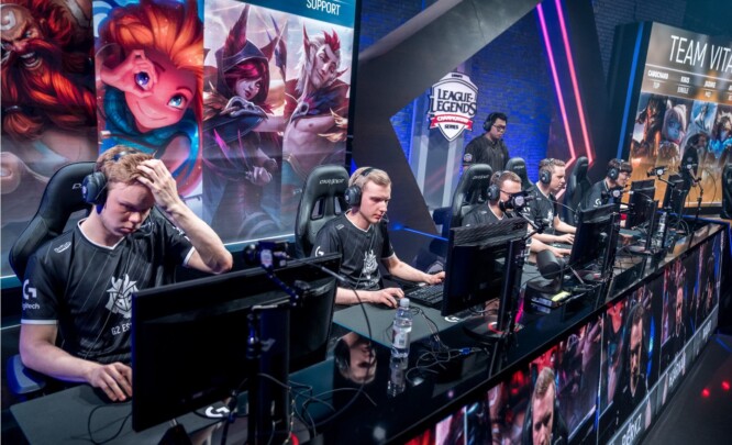 Gelombang Transaksi Ilegal Ancaman di Jagat Esports Indonesia, Platform Aman Diburu