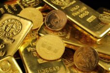 Harga Emas Terus Menguat di Tengah Ketegangan Timur Tengah