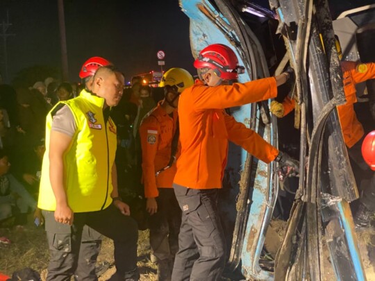 Kronologi Kecelakaan Bus di Tol Pejagan–Pemalang, Tabrak Pikap hingga Terguling