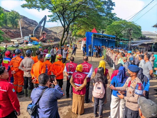 Longsor Gunungan Sampah di Bantar Gebang Tewaskan 4 Orang, Menteri LH: Ini Alarm Keras!