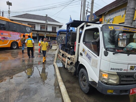 Banjir Brebes Lumpuhkan Jalur Mudik, Sungai Babakan Meluap Drastis!