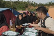 Dompet Dhuafa Salurkan 600 Paket Fidyah untuk Korban Banjir Aceh Tamiang
