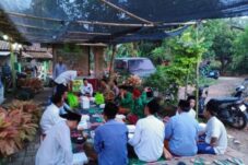 GPK Macan Roban Berbagi Bingkisan Lebaran