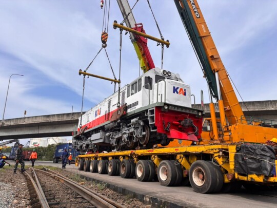 Hadapi Lonjakan Mudik, KAI Logistik Kirim 4 Lokomotif ke Jawa