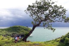 Pantai Kesirat Gunungkidul: Surga Tersembunyi dengan Panorama Tebing dan Sunset Memukau