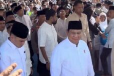 Prabowo dan Menteri PU Salat Id di Aceh Tamiang, Pastikan Hunian Pascabencana Nyaman Dihuni Warga