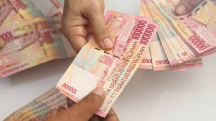 Rupiah Anjlok ke Rp17.685 per Dolar AS, Konflik Timur Tengah dan The Fed Guncang Pasar