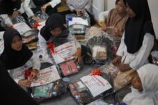 SeaBank dan Dompet Dhuafa Bahagiakan 200 Anak Yatim di Ciputat