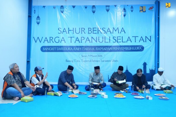 Dody Hanggodo Sahur Bersama Warga, Pastikan Hunian Korban Bencana Siap Jelang Lebaran