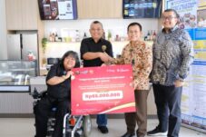 Bank Jakarta Salurkan Bantuan Untuk Sahabat Disabilitas Binaan YaSDI 