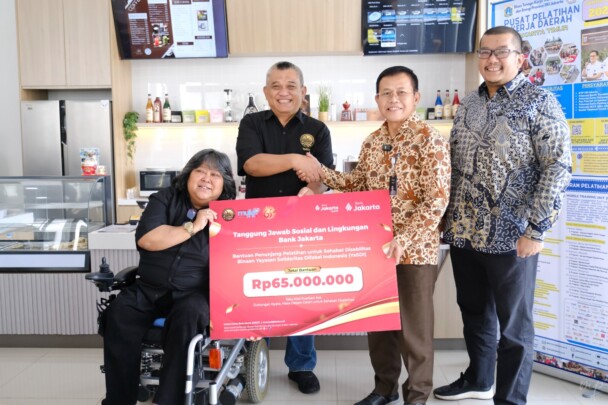 Bank Jakarta Salurkan Bantuan Untuk Sahabat Disabilitas Binaan YaSDI 
