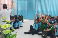 Pembekalan Karier SMKN 1 Way Kenanga: Bangun Mindset Sukses Hadapi Dunia Kerja