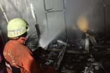 Diduga Korsleting Listrik, Toko Pakaian di Limbangan Brebes Ludes Terbakar