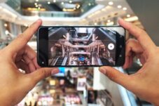 Teknologi Handphone Ini Memudahkan NgeVlog