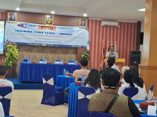 FKUI-KSBSI Brebes Latih Buruh Pahami Hak Ketenagakerjaan dan BPJS