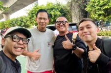 AHY Sapa Karyawan Plasticpay di Trotoar Jakarta Saat Lari Sore, Tunjukkan Sisi Humanis Pejabat Negara
