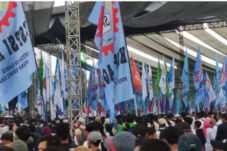 May Day 2026 Membludak di Monas, 200 Ribu Buruh Padati Patung Kuda