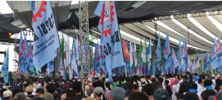 May Day 2026 Membludak di Monas, 200 Ribu Buruh Padati Patung Kuda