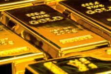 Harga Emas Bertahan, Pasar Mulai Takut Inflasi Perang