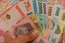 Rupiah Melemah ke Rp17.660 per Dolar AS, Pasar Tunggu Sinyal The Fed