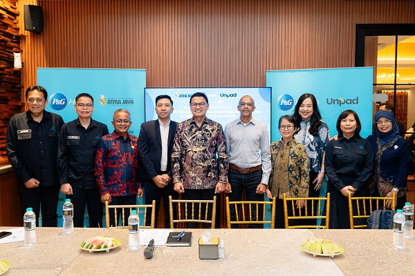 P&G Health Indonesia Kolaborasi dengan Unika Atma Jaya dan Unpad, Perkuat Kompetensi Calon Apoteker di Indonesia