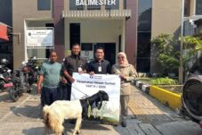 RS Premier Jatinegara Salurkan Hewan Kurban ke Lima Titik Wilayah Jatinegara