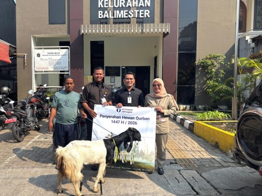 RS Premier Jatinegara Salurkan Hewan Kurban ke Lima Titik Wilayah Jatinegara