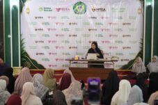 Peran Ibu Tangguh dalam Mendidik Anak: Kunci Mencetak Generasi Pemimpin Berakhlak di Era Digital