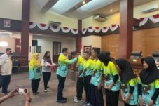 Pamor Wicaksono Lepas 16 Atlet Tenis Meja Brebes ke Kejurprov Jawa Tengah