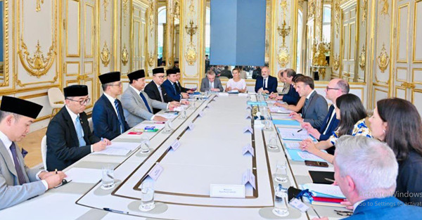 Ini Hasil Pertemuan Prabowo dan Macron di Paris