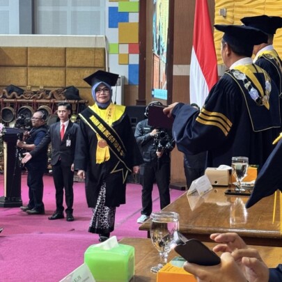 Profil Caridah, Kepala Satpol PP Brebes yang Raih Cumlaude di Pascadoktoral UNNES.