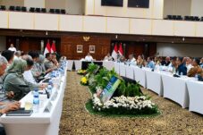Mentan Amran Ultimatum Perusahaan Sawit, Harga TBS Petani Harus Kembali Normal