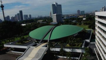 DPR Tak Kunjung Panggil Telkom, Pengamat: Masuk Angin?