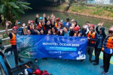 Novotel Greater Jakarta Rayakan World Ocean Day dengan Edukasi dan Aksi Bersih Sungai Ciliwung