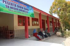Pencairan Tabungan Siswa SD Molor Berulang Kali, Wali Murid Geruduk Sekolah