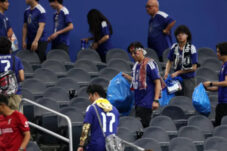 Suporter Jepang Bersihkan Stadion Usai Laga Piala Dunia 2026, Tuai Pujian Dunia