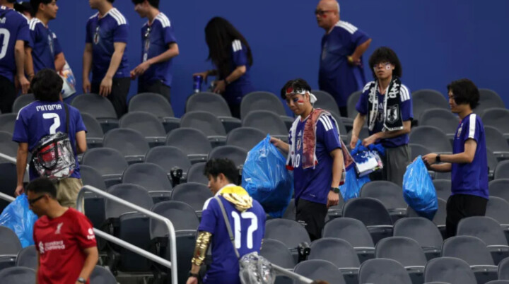 Suporter Jepang Bersihkan Stadion Usai Laga Piala Dunia 2026, Tuai Pujian Dunia