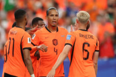 Van Dijk Bersinar, Belanda Pesta Gol 5-1 ke Gawang Swedia