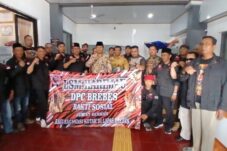 Jumat Berkah di Lapas Brebes, LSM Harimau Salurkan Ratusan Paket Makanan untuk Warga Binaan