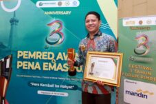 Munja Raih Pimred Award 2026 Berkat Inovasi Karoseri