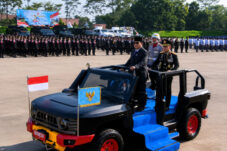 Prabowo Pimpin HUT Ke-80 Bhayangkara di Cikeas