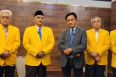 Hadiri Seminar Wisuda UT, Menko Yusril Ingatkan Lulusan Sikapi AI dan Terus Update Ilmu di Era Digital