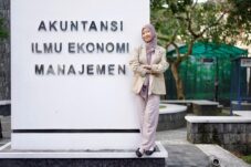 Anak Dhuafa Buktikan Prestasi, Awardee YES Dompet Dhuafa Tembus PTN dan Kampus Internasional